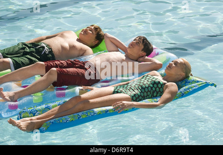 DIARY OF A WIMPY KID: Die DOG DAYS 2012 20th Century Fox Film mit Zachary Gordon, Robert Capron, Peyton List Stockfoto