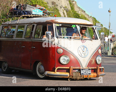 Brighton Breeze 2011 The VW Show nahmen Teil am heißesten Tag im Oktober, die jemals in Großbritannien VW Camper Van Brighton, England- Stockfoto