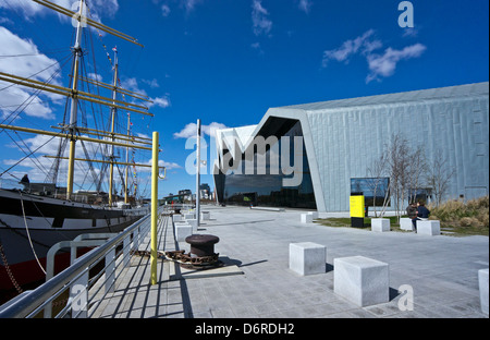 Neu erbaute Riverside Museum auf dem Fluss Clyde in Glasgow mit Exponaten Schottlands Geschichte von Transport & Reisen Stockfoto