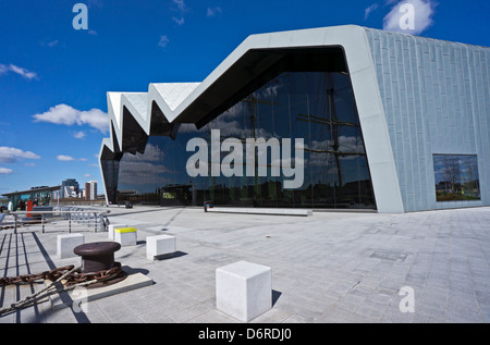 Neu erbaute Riverside Museum auf dem Fluss Clyde in Glasgow mit Exponaten Schottlands Geschichte von Transport & Reisen Stockfoto