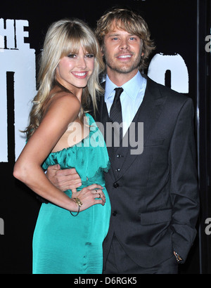 Sarah Wright und Eric Christian Olsen "The Thing" Los Angeles Premiere anlässlich der AMC Universal City Walk in Universal City Stockfoto