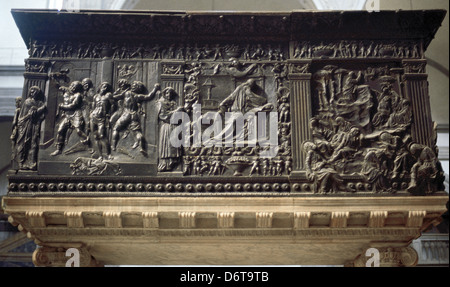 Italien. Florenz. Die Kanzel der Leidenschaft. Relief. Bronze-Kanzel in der Kirche von San Lorenzo. Von Donatello (1386-1466). Stockfoto