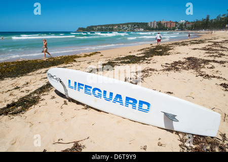 Rettungsschwimmer Surfbrett am Manly Beach in Australien Stockfoto