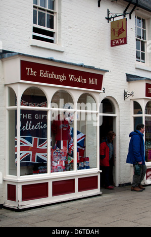 Der Edinburgh Woollen Mühle Shop, London, UK Stockfoto