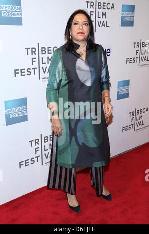 Mira Nair im Ankunftsbereich für THE nur ungern FUNDAMENTALISTISCHEN Premiere beim Tribeca Film Festival 2013, Tribeca Performing Arts Center (BMCC TPAC), New York, NY 22. April 2013. Foto von: Andres Otero/Everett Collection /Alamy Live-Nachrichten Stockfoto