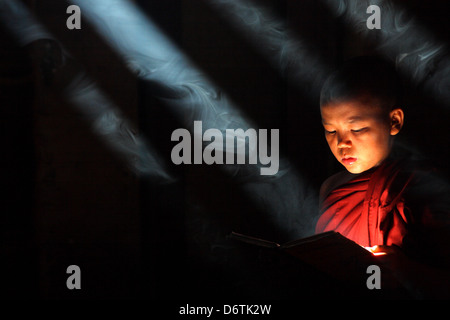 junge Buddhust Nonice/Mönch aus Myanmar/Birma Stockfoto