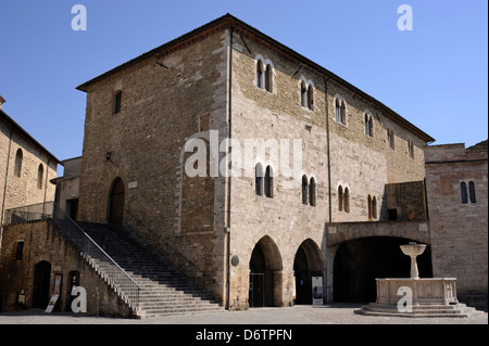 Italien, Umbrien, Bevagna, Piazza Silvestri, Palazzo dei Consoli Stockfoto