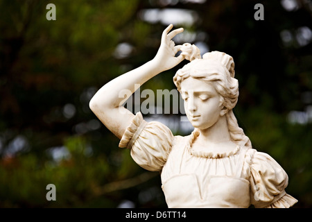 Ballarat Australia / Diese wunderschöne Skulptur trägt den Namen Flora Farnese aus der Stoddard-Sammlung im Ballarat Botanical Gardens. Stockfoto