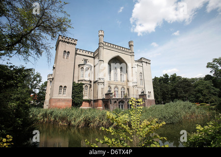 Graben von einem Schloss, Schloss Kórnik, Poznan, Polen Stockfoto