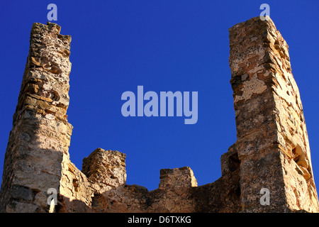 Ruinen der alten Burg der Templer in Alcala de Xivert, Spanien. Stockfoto