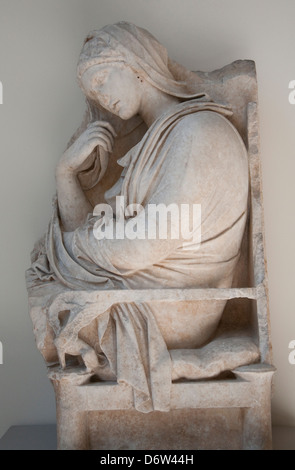 Marmor grab Marker für eine Frau in das Metropolitan Museum der Kunst, (Met) in New York City USA Stockfoto