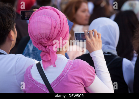 Berlin, Deutschland, Kopftuch tragen Frauen Stockfoto