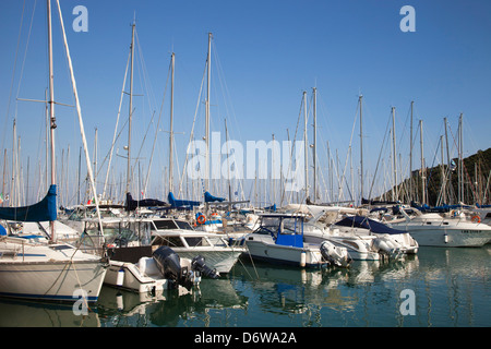 Boote im Hafen von Cala Galera, Argentario, Maremma, Toskana, Italien, Europa Stockfoto