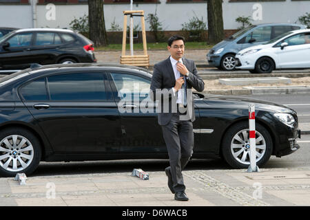 Berlin, Deutschland, 23. April 2013. Bundesminister für Wirtschaft, Philipp Rösler eröffnet "junge IKT-Branche" mit einer Rede. Kredit: Kredit: Gonçalo Silva/Alamy Live-Nachrichten. Stockfoto