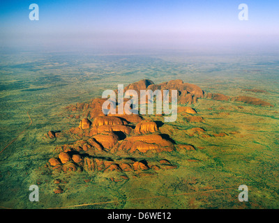 Australien, Northern Territory, Uluru-KataTjuta Nationalpark, Luftaufnahme der Olgas (Kata Tjuta) Stockfoto