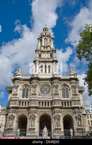 Niedrigen Winkel Ansicht einer Kirche, Eglise de la Sainte-Trinite, 9. Arrondissement von Paris, Paris, Ile de France, Frankreich Stockfoto