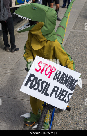 Dinosaurier gegen fossile Brennstoffe in Vancouver Earth Day Parade und Festival 2013 Stockfoto