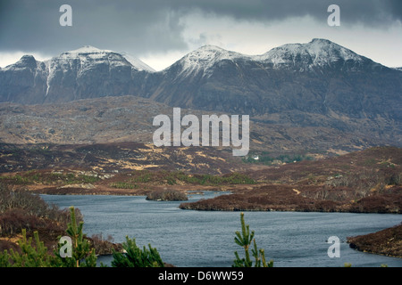 Mit Blick auf die Quinag aus dem Westen, Sutherland, Schottland. Stockfoto