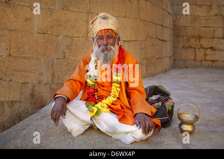 Porträt des Lächelns Indien Hindu heilige Mann, Sadhu, Jaisalmer Fort, Rajasthan, Indien Stockfoto