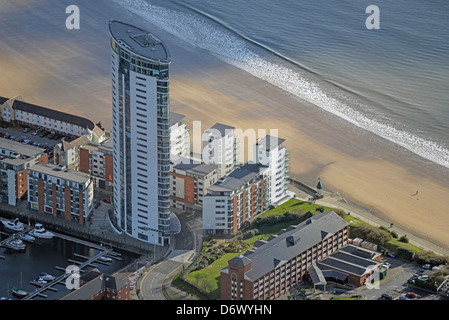 Luftaufnahme des Meridian Tower Swansea. Stockfoto