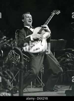 BERT WEEDON (1920-2012) englischen Gitarristen im Jahr 1963 Stockfoto