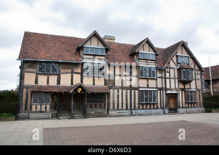 Der Haupteingang des Shakespeares Geburtsort. 16. Jahrhundert historischen Haus in Henley Street. Stockfoto