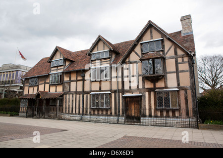 Der Haupteingang des Shakespeares Geburtsort. 16. Jahrhundert historischen Haus in Henley Street. Stockfoto