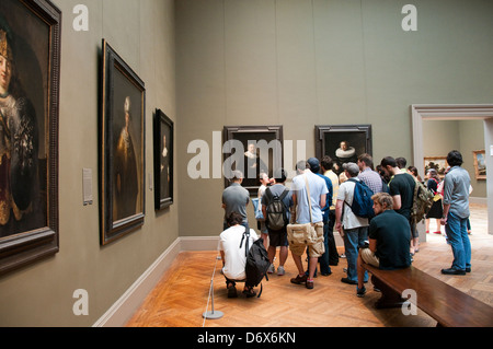 Eine Reisegruppe Blick auf Gemälde im Metropolitan Museum of Art, New York City USA (Met) Stockfoto