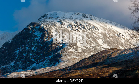 Ben Nevis Range, von Fort William, Highland, Schottland, Vereinigtes Königreich, Europa gesehen. Stockfoto