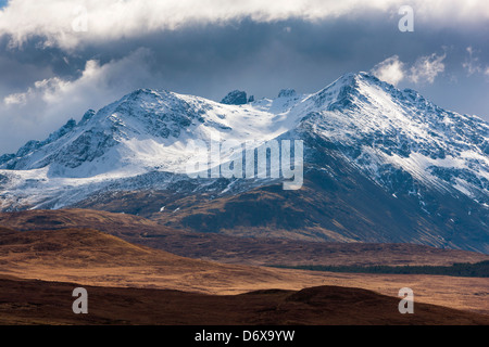 Ein Blick in Richtung Sgurr Nan Gillean, schwarz Cullins Palette, Isle of Skye, innere Hebriden, Schottland, Vereinigtes Königreich, Europa. Stockfoto