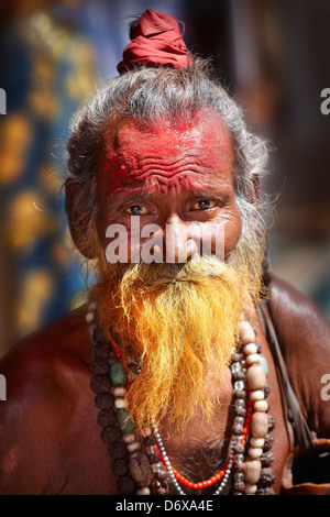 Sadhu, Indien Hindu heilige Mann mit Bart, Portrait, Straße von Pushkar, Rajasthan, Indien Stockfoto