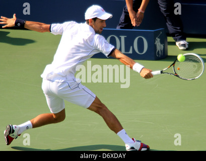 Novak Djokovic Serbien spielt gegen Rafael Nadal aus Spanien im Finale der Herren am Tag 15 von uns Open Tennisturnier, auf Stockfoto