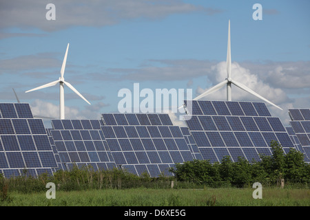 Nordhackstedt, Deutschland, Solarpark bestehend aus tracking-Systeme Stockfoto