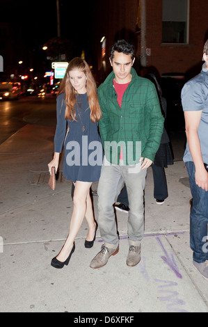 Kate Mara, Max Minghella und Carolyn Choa 36th Annual Toronto International Filmfestival - Promi-Sichtungen-Toronto, Kanada Stockfoto