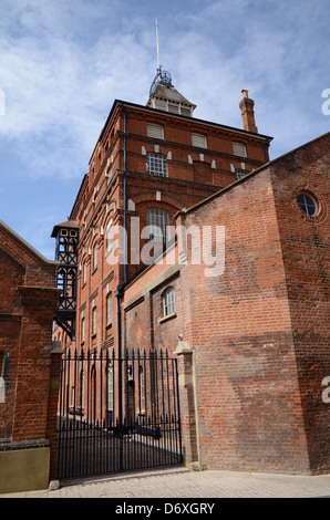 Die McMullens & Söhne alte Brauerei Gebäude in Hertford, England Stockfoto