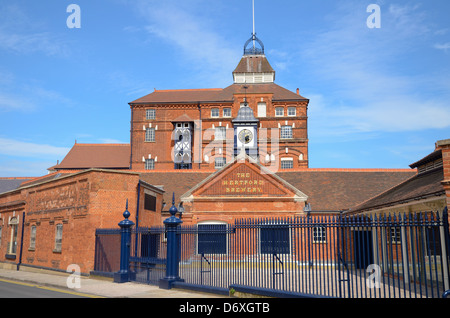 Die McMullens & Söhne alte Brauerei Gebäude in Hertford, England Stockfoto