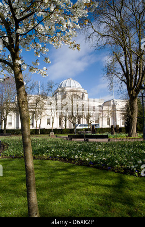 National Museum of Wales von Gorsedd Gärten, Cathays Park, Cardiff, Wales. Stockfoto