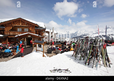 Skifahren in Meribel, Frankreich Stockfoto