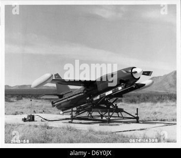 0674-14398 1958-02-13 Montageabteilung RP - 77D Turbo-Prop Drucken Scannen Stockfoto