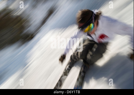 Bewegung verschwommenes Bild von einem erfahrenen Skifahrer, Stowe, VT, USA Stockfoto