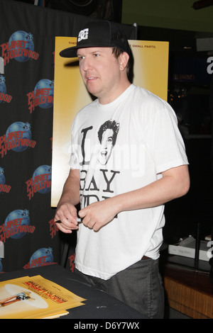 Nick Swardson fördert seine Hauptrolle in der "Bucky Larson: Born to Be a Star" mit einem Meet &amp; greet im Planet Hollywood Stockfoto