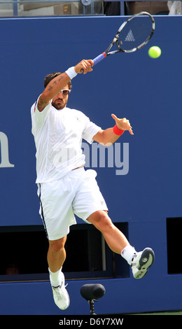 Janko Tipsarevic, Serbien, spielt gegen Novak Djokovic, Serbien, Donnerstag, 8. September 2011, am Tag 11 der US Open Tennis Stockfoto