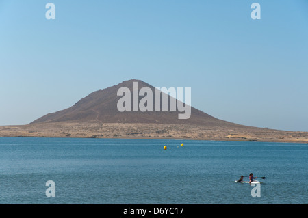 La Montaña Roja den roten Berg in der Nähe von El Medano Stadt Teneriffa Insel der Kanarischen Inseln-Spanien-Europa Stockfoto