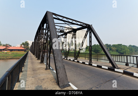 Alten Stahl-Brücke in der Nähe von Nawarat Brücke in Chiang Mai, Thailand. Stockfoto