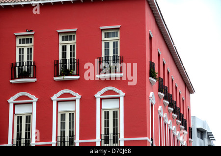 Bunten roten Gebäude in Old San Juan, Puerto Rico Stockfoto