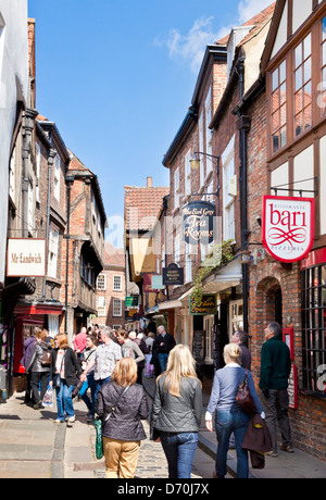 Das Chaos, die schmale Straße von alten mittelalterlichen Fachwerkbauten, York, North Yorkshire, England, UK, GB, EU, Europa Stockfoto