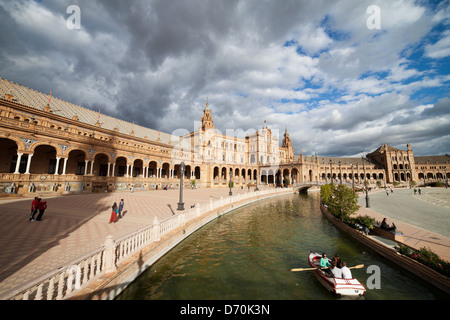 Plaza de España (spanische Square) in Sevilla, Spanien, Baustil der Neorenaissance. Stockfoto