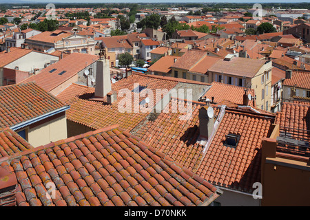 Elne, Frankreich, Hausdaecher in Elne in der Abteilung der Pyrenäen-Orientales Stockfoto