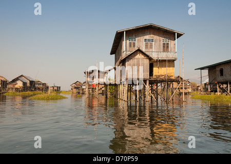 Lakeside Häuser gebaut auf Pfählen, Inle-See, Shan State in Myanmar (Burma) Stockfoto