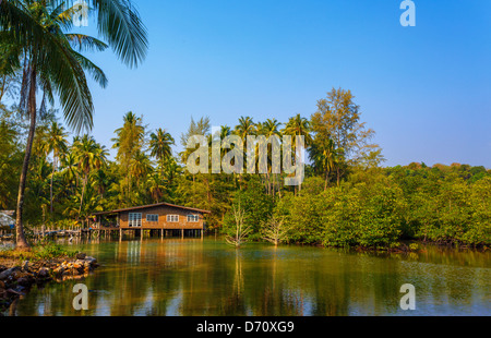 Thai-Haus auf dem Wasser Stockfoto